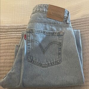Levi's Classic Light Blue Jeans